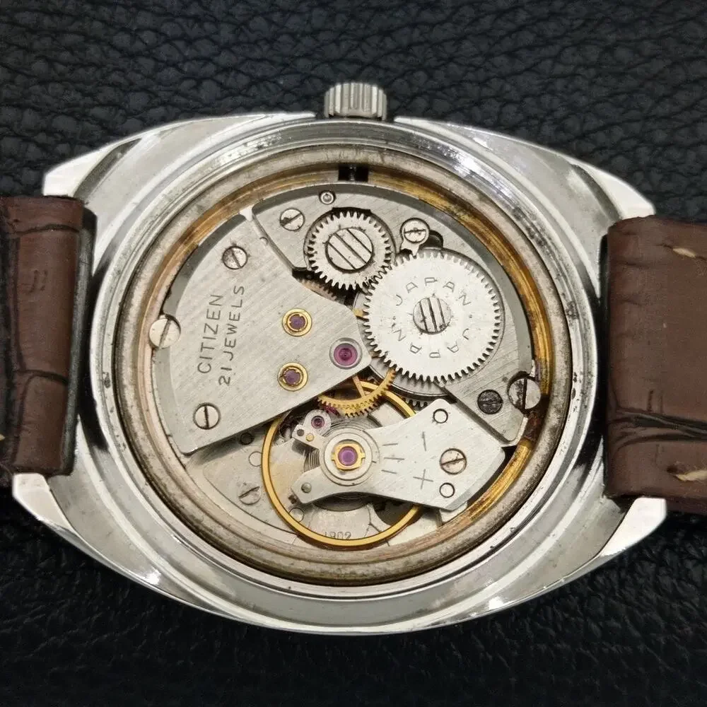 Vintage 1972 Citizen Manual Wound Mens Silver Watch W/Date & Beige accents